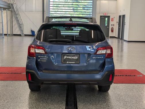 Abyss Blue Pearl 2019 Subaru Outback 2.5i Premium