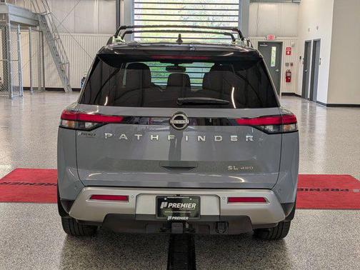 Solid Gray/Super Black 2022 Nissan Pathfinder SL 4WD