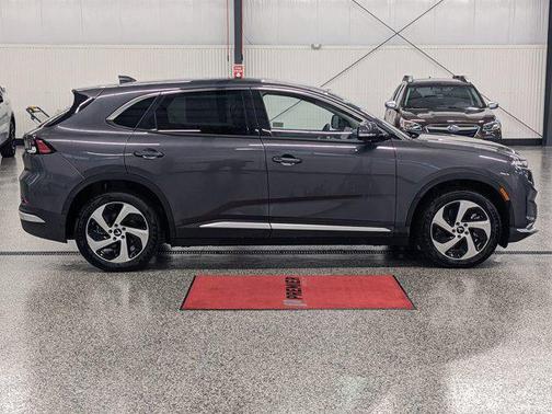 2025 VinFast VF 8 Eco