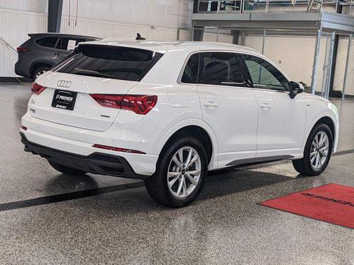 2024 Audi Q3 Premium 45 TFSI S line quattro Tiptronic