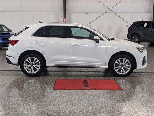 2024 Audi Q3 Premium 45 TFSI S line quattro Tiptronic