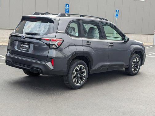 2025 Subaru Forester Base