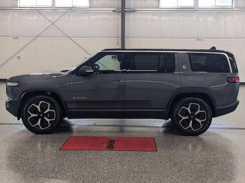 2023 Rivian R1S Adventure