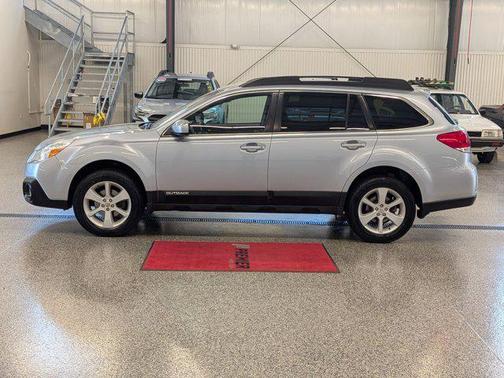 Ice Silver Metallic 2013 Subaru Outback 2.5i Premium