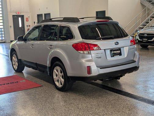Ice Silver Metallic 2013 Subaru Outback 2.5i Premium