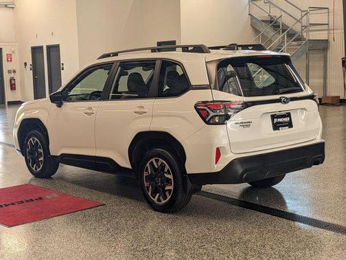 2025 Subaru Forester Base