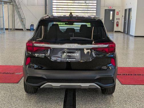 Cherry Black 2023 Kia Seltos LX