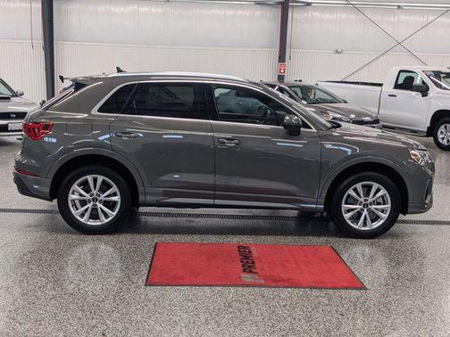 2024 Audi Q3 Premium 45 TFSI S line quattro Tiptronic