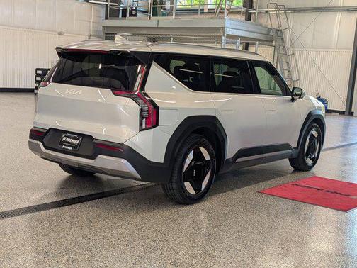 Ivory Silver 2024 Kia EV9 Wind