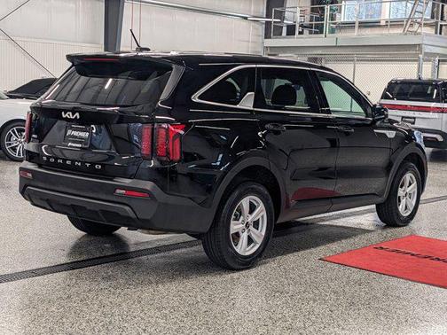 2022 Kia Sorento LX