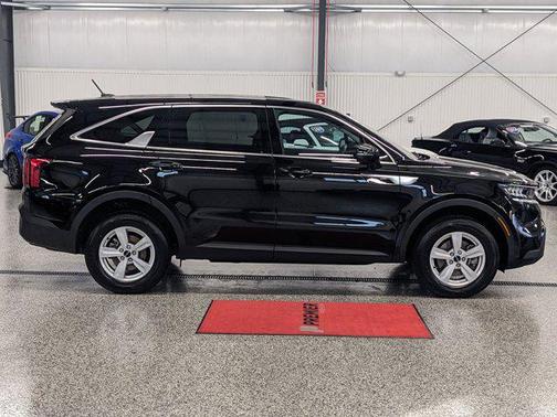 2022 Kia Sorento LX