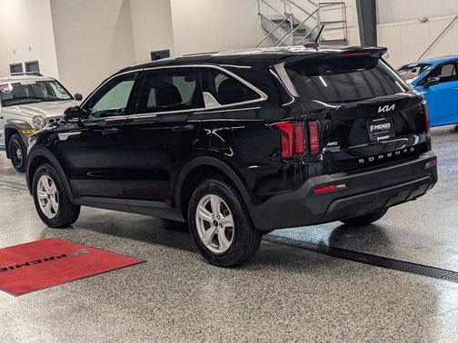 2022 Kia Sorento LX