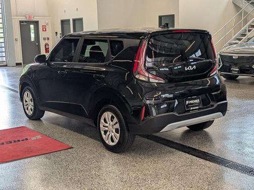 Fusion Black 2025 Kia Soul LX