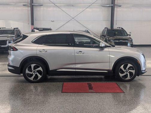 2025 VinFast VF 8 Eco