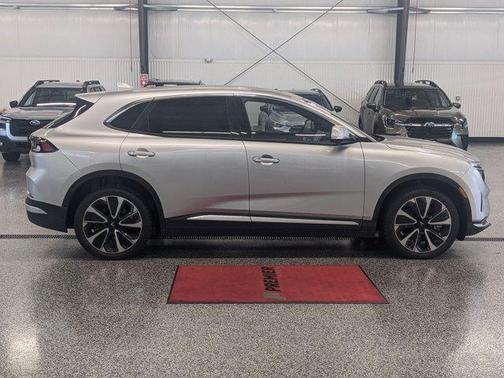 2025 VinFast VF 8 Plus