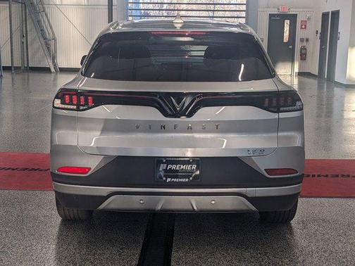 2025 VinFast VF 8 Plus