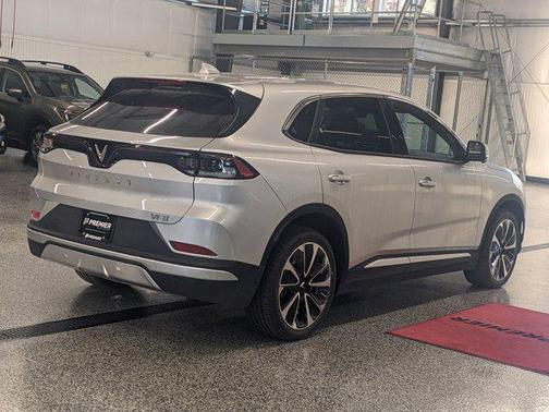 2025 VinFast VF 8 Plus