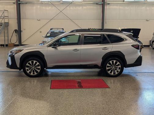 Ice Silver Metallic 2025 Subaru Outback Limited