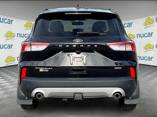 2022 Ford Escape Titanium