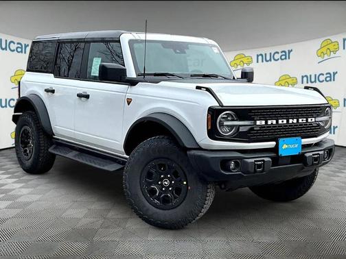 Oxford White 2026 Ford Bronco Badlands