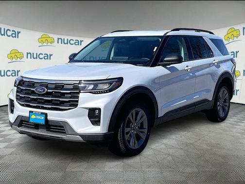 Space White Metallic 2026 Ford Explorer Active