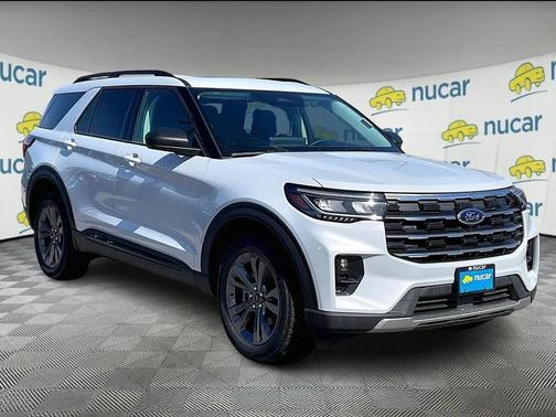 Space White Metallic 2026 Ford Explorer Active