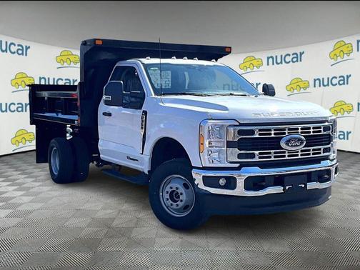 Oxford White 2026 Ford F-350 XL Truck