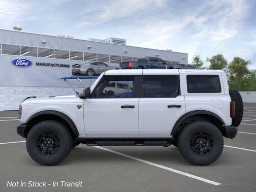 Oxford White 2026 Ford Bronco Badlands