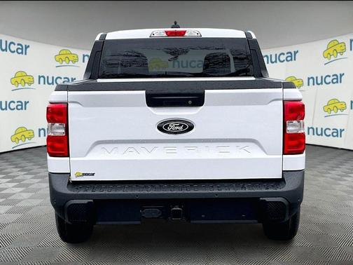 Oxford White 2025 Ford Maverick XLT