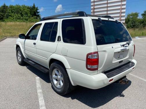 2003 Nissan Pathfinder SE