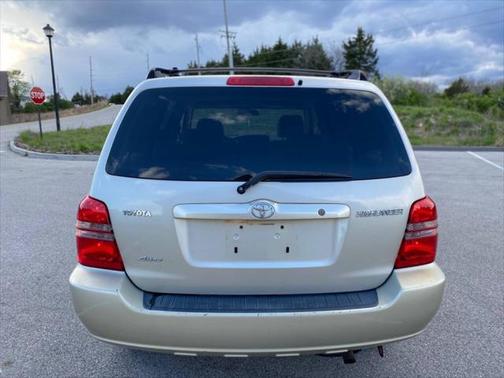 2003 Toyota Highlander Base