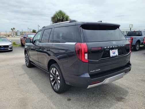 Dark Matter Gray Metallic 2026 Ford Expedition Platinum