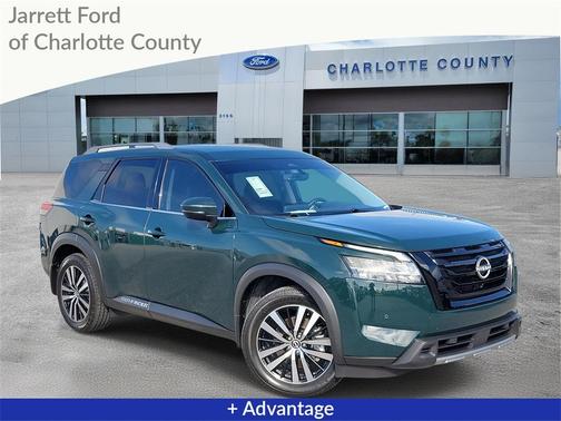 2024 Nissan Pathfinder SL