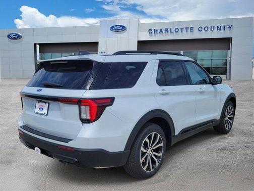 Space White Metallic 2026 Ford Explorer ST-Line