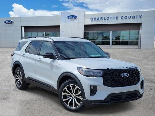 Space White Metallic 2026 Ford Explorer ST-Line