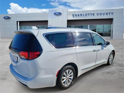 2018 Chrysler Pacifica Touring-L Plus