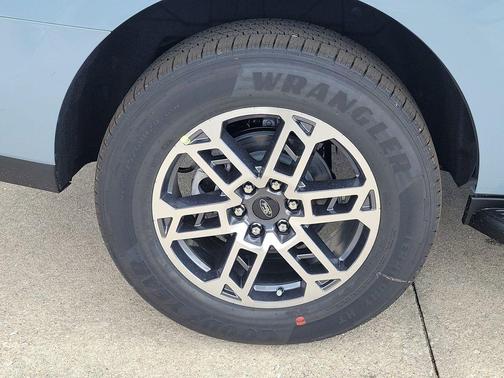 Glacier Gray Metallic 2026 Ford Expedition Active