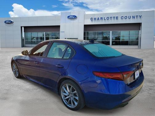 2023 Alfa Romeo Giulia Base