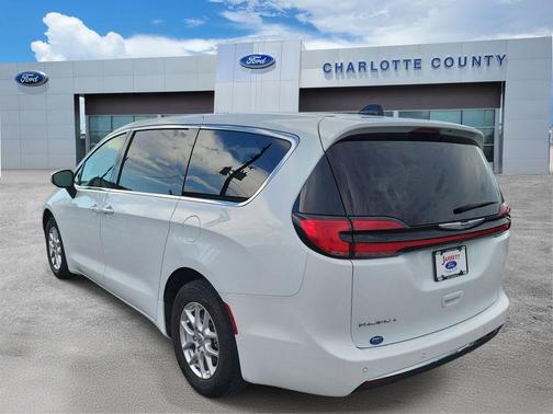 Bright White Clearcoat 2023 Chrysler Pacifica Touring-L