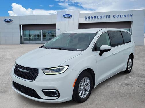 Bright White Clearcoat 2023 Chrysler Pacifica Touring-L