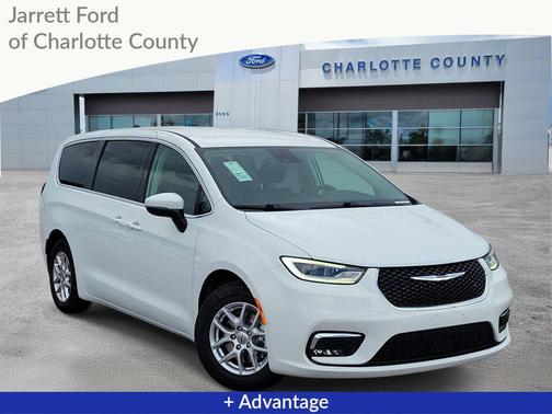 Bright White Clearcoat 2023 Chrysler Pacifica Touring-L