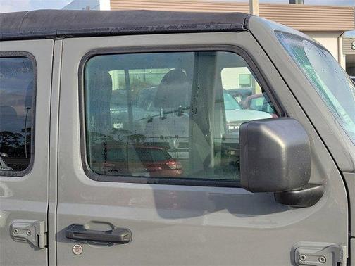 2022 Jeep Gladiator Sport