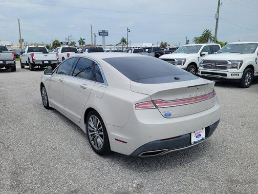 Pearl Metallic 2020 Lincoln MKZ Standard
