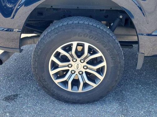 Antimatter Blue Metallic 2022 Ford F-150 Lariat