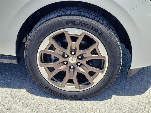White Metallic 2026 Ford Expedition King Ranch