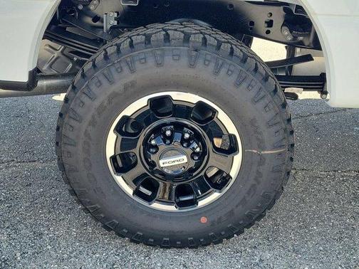 Oxford White 2026 Ford F-250 Lariat