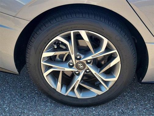 2021 Hyundai SONATA SEL