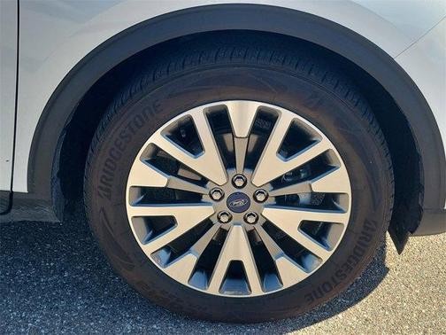 2022 Ford Escape Titanium Hybrid