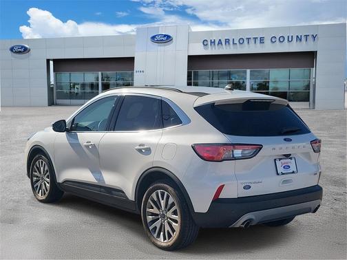2022 Ford Escape Titanium Hybrid