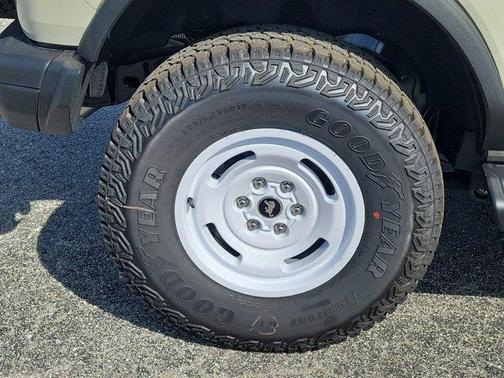 Desert Sand 2026 Ford Bronco Heritage Edition
